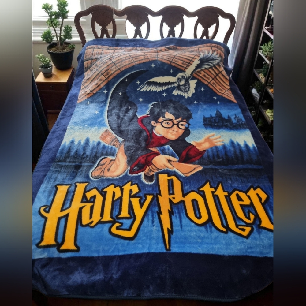 Vintage Harry Potter Blue and Yellow Fleece Queen Size Blanket